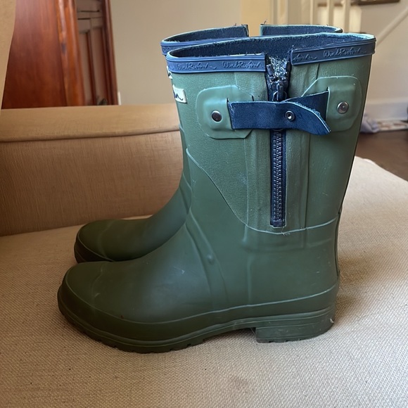 Wind River Short Green Rainboots with Zippers - Picture 2 of 5